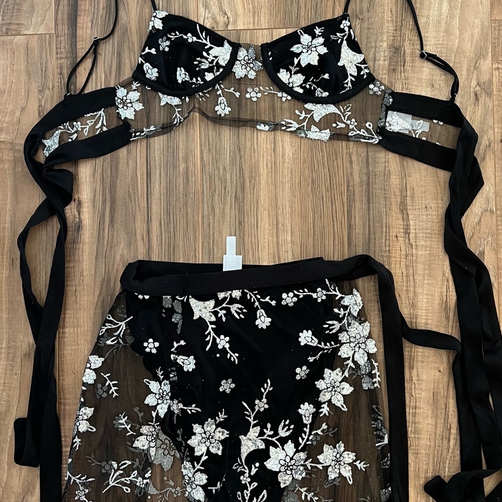 Lucy In The Sky Party Girl Glitter Mesh Set in Black